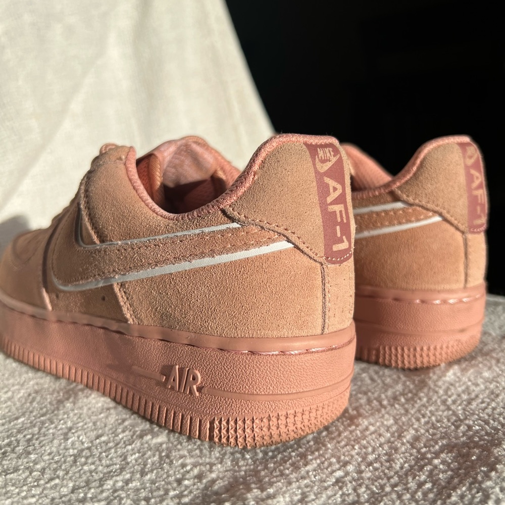 Nike Air Force 1 - Pink Suede Size 6 Women’s - Picture 5 of 7